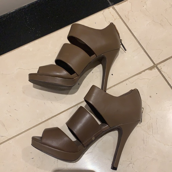 ALDO high heels rarely worn - Picture 3 of 4